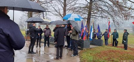 Spominska slovesnost ob spomeniku NOB na Rudniku  (1)